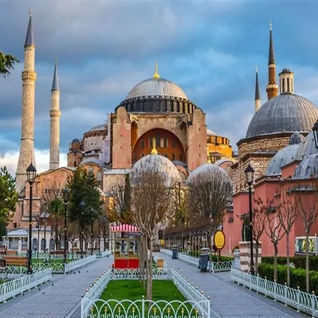 Hot Budget Ortakoy